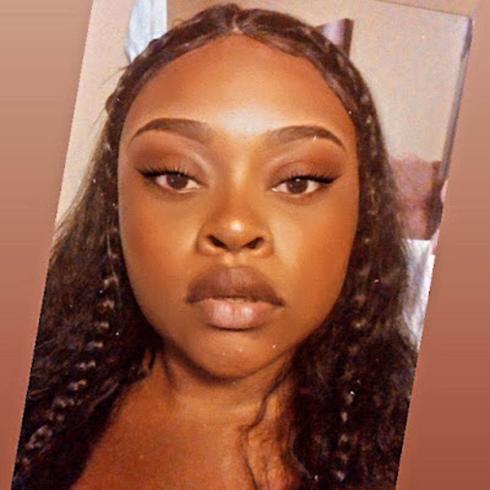 Meet your Posher, Eva